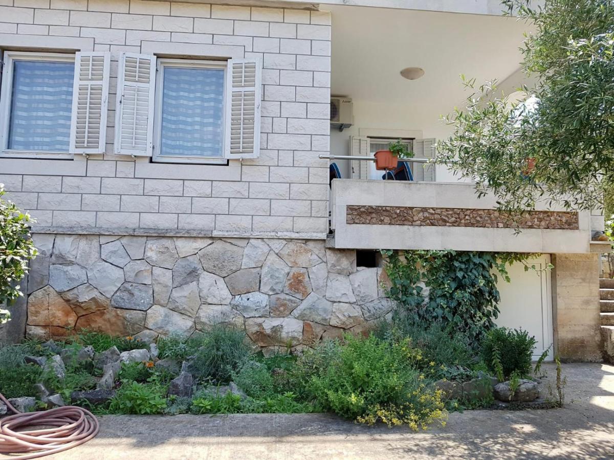 Apartmani Luka Zrnovo Экстерьер фото